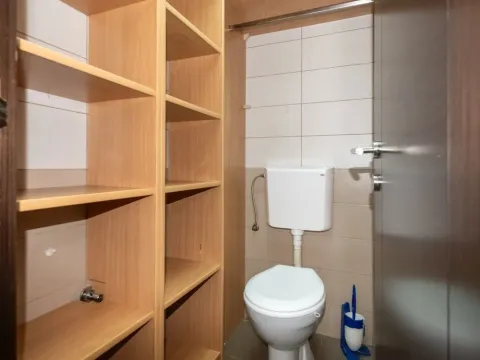 Rent, two bedroom apartment, 60m², Pod Goricom, Podgorica - image 10