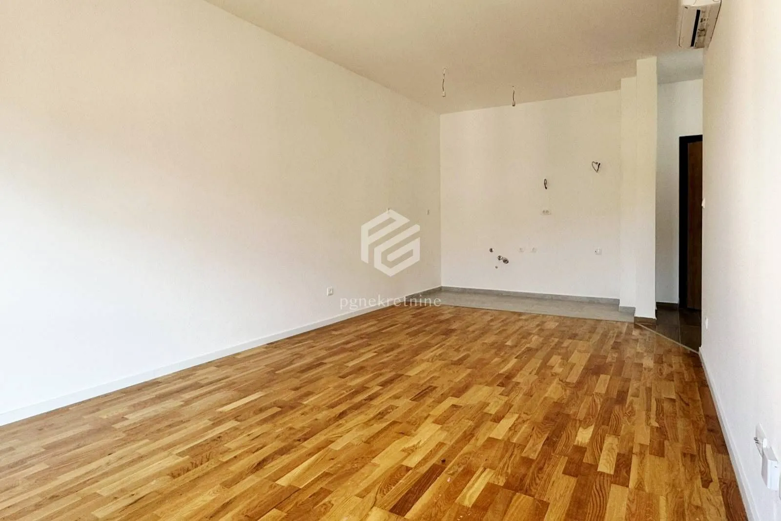 Prodaja, jednosoban stan, 45m², Tološi, Podgorica