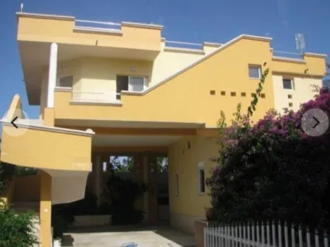 Prodaja, kuća, 153m², Utjeha, Bar