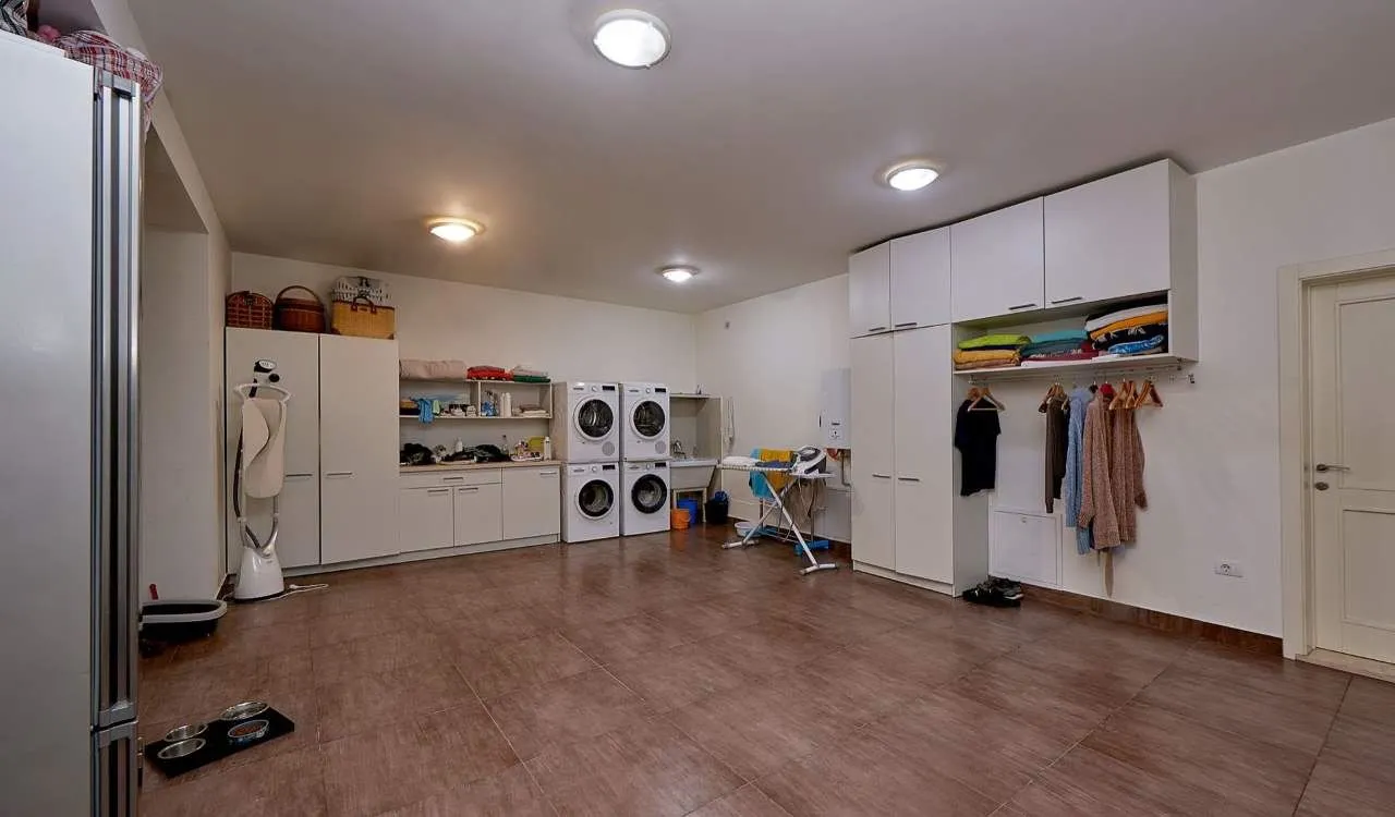 Sale, house, 292m², Podmaine, Budva