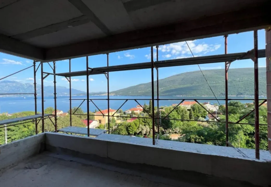 Prodaja, dvosoban stan, 79m², Đenovići, Herceg Novi