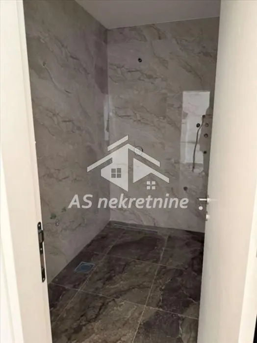 Prodaja, trosoban stan, 71m², Zemun Cara Dušana, Zemun Sve Podlokacije