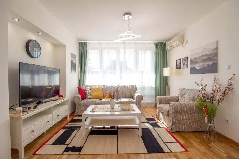 Rent, three bedroom apartment, 65m², Stari Grad, Beograd