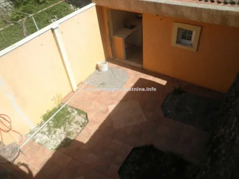 Prodaja, kuća, 100m², Stara Varoš, Podgorica - image 7