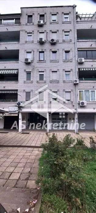 Izdavanje, trosoban stan, 58m², Savski Venac, Beograd