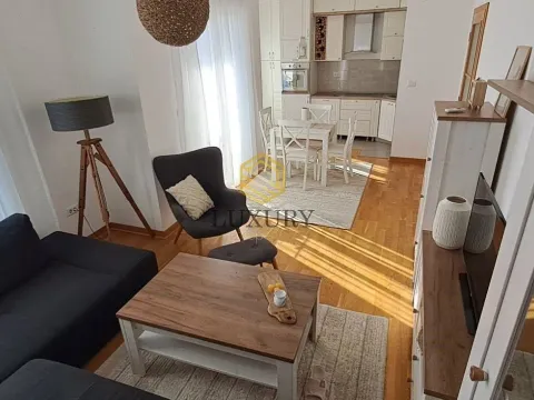 Izdavanje, jednosoban stan, 50m², City Kvart, Podgorica - image 7