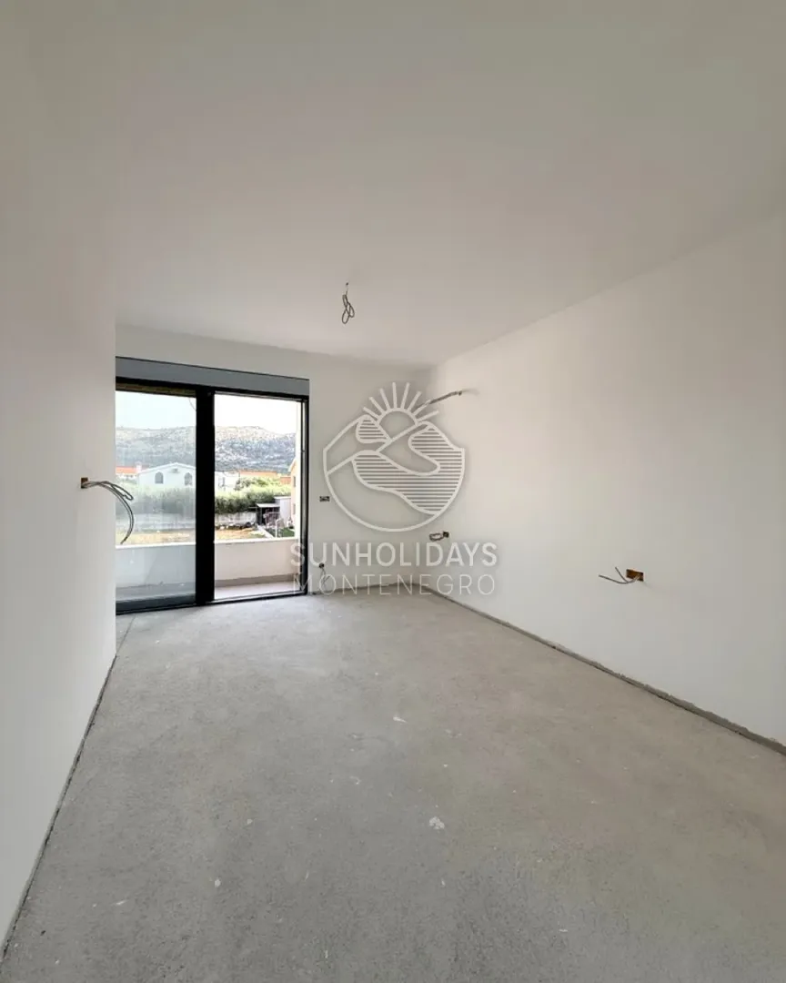 Prodaja, kuća, 280m², Polje, Bar