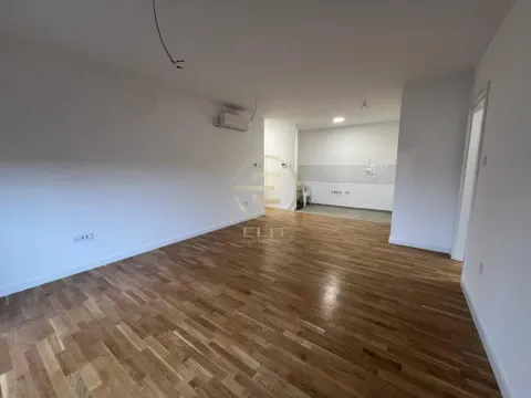 Izdavanje, poslovni prostor, 92m², Vidovdansko naselje, Novi Sad Sve Podlokacije - image 3