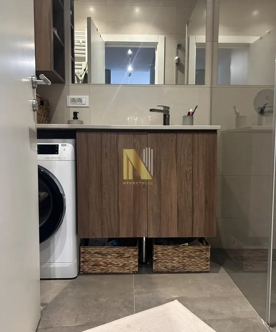 Prodaja, trosoban stan, 67m², Adamovićevo Naselje, Novi Sad Sve Podlokacije