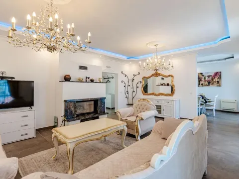 Daily-rent, three bedroom apartment, 160m², Blizikuće, Budva - image 1