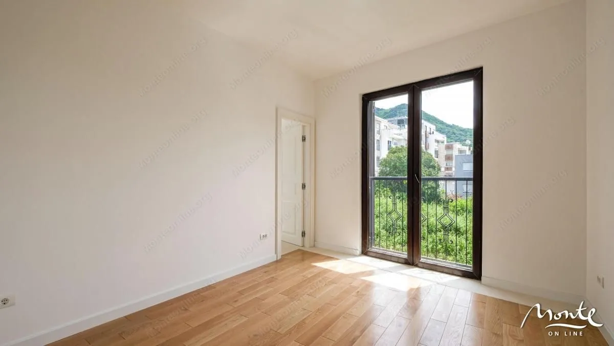 Prodaja, jednosoban stan, 50m², Centar, Tivat