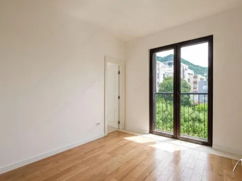 Prodaja, jednosoban stan, 50m², Centar, Tivat - image 17