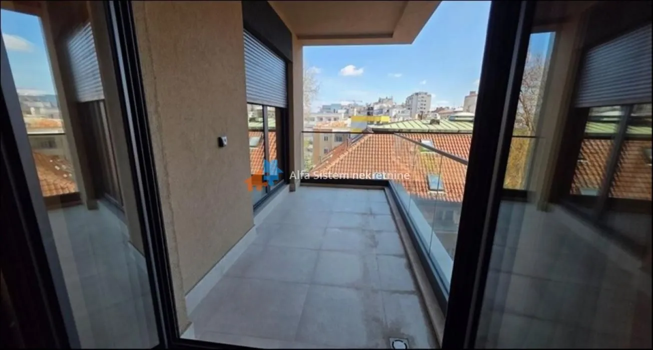 Izdavanje, trosoban stan, 95m², Savski Venac, Beograd
