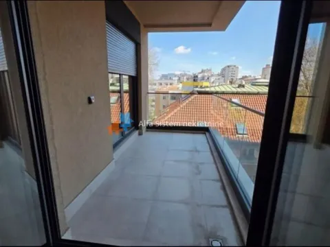 Izdavanje, trosoban stan, 95m², Savski Venac, Beograd - image 15