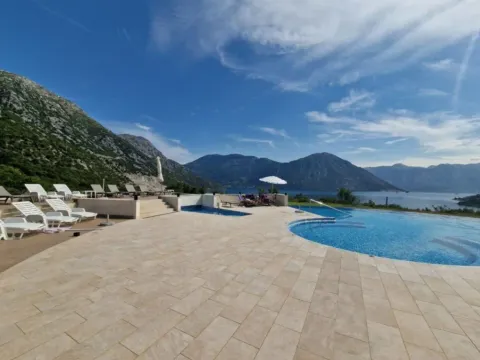 Prodaja, jednosoban stan, 60m2, Kostanjica, Kotor
