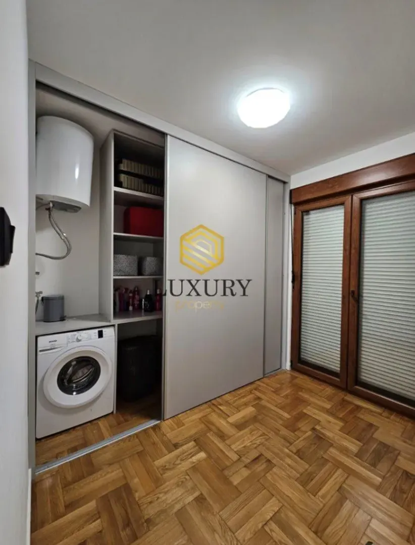 Prodaja, trosoban stan, 97m², 1 maj, Podgorica