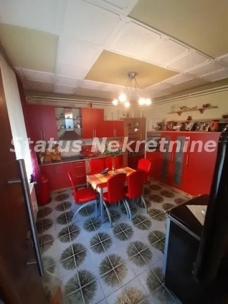 Prodaja, kuća, 194m², Šid, Srbija