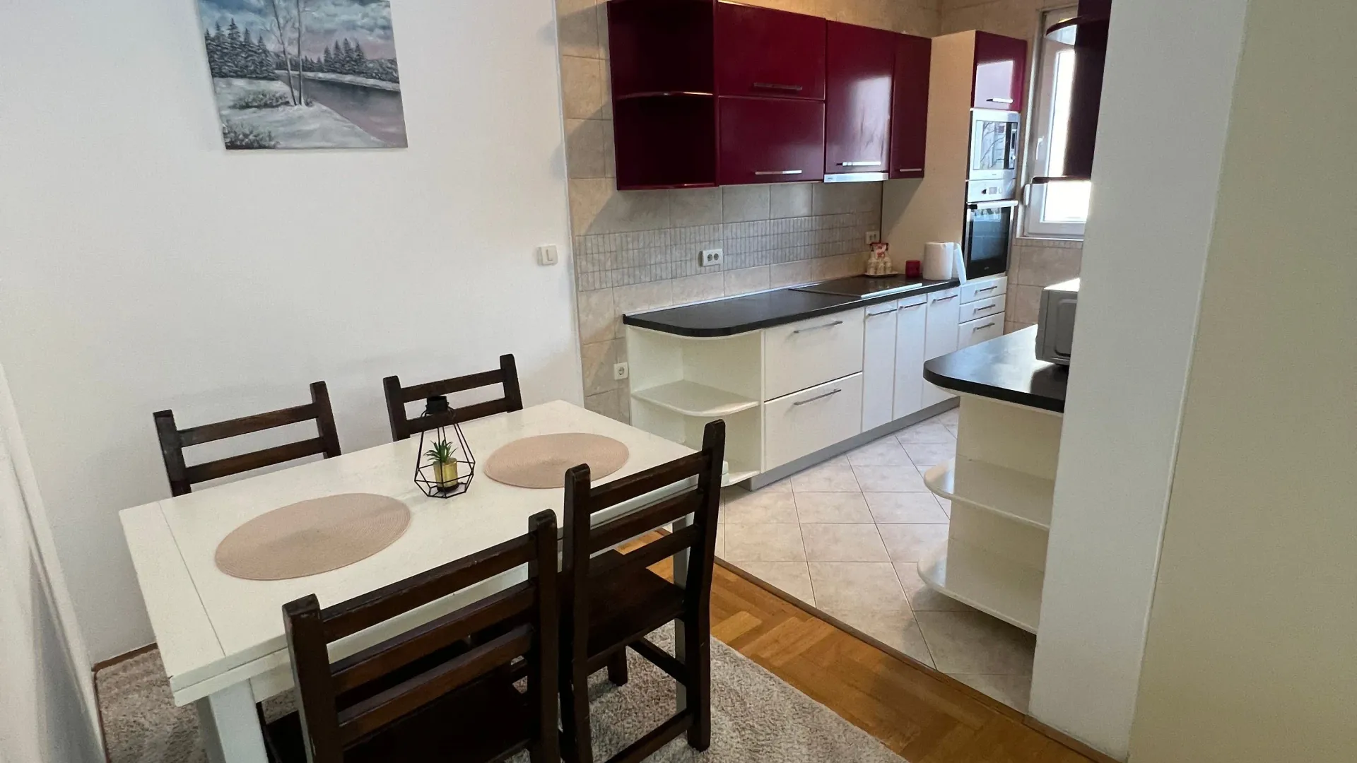 Izdavanje, jednosoban stan, 52m², Centar, Bar