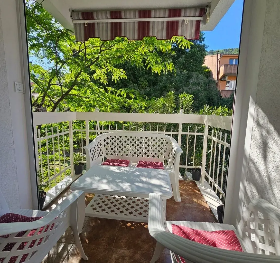 Prodaja, dvosoban stan, 52m², Dubovica, Budva