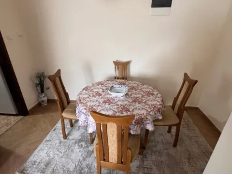 Izdavanje, jednosoban stan, 45m², Dobrota, Kotor - image 6