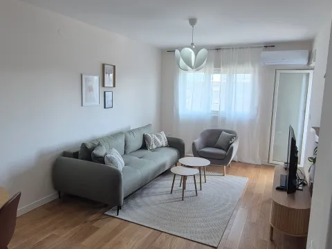 Rent, one bedroom apartment, 49m², Central Point, Podgorica - image 1