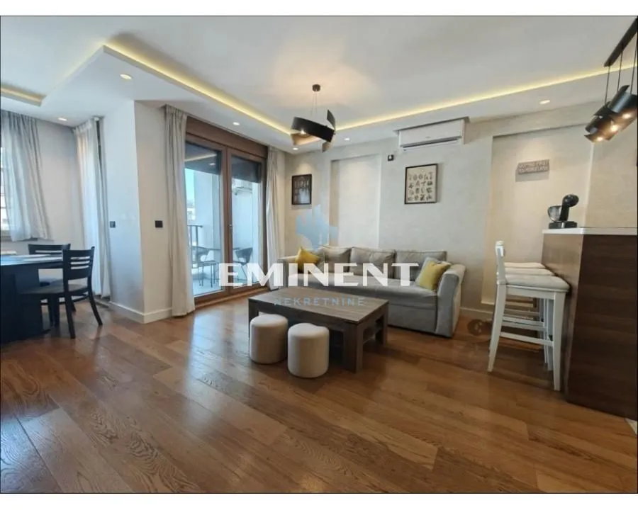 Izdavanje, stan, 56m², Južni Bulevar, Vračar Sve Podlokacije