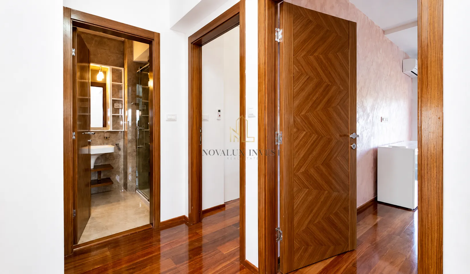 Izdavanje, četvorosoban stan, 140m², Centar, Podgorica