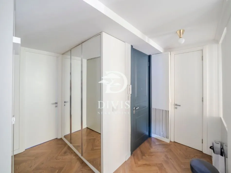 Sale, four bedroom apartment, 103m², Kalenić Pijaca, Vračar Sve Podlokacije