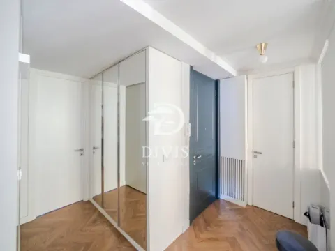 Prodaja, četvorosoban stan, 103m², Kalenić Pijaca, Vračar Sve Podlokacije - image 9