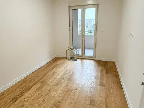 Izdavanje, poslovni prostor, 49m², Central Point, Podgorica - image 5