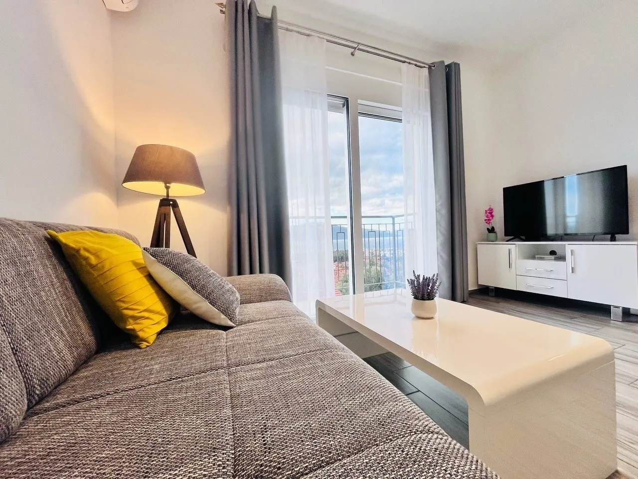 Sale, two bedroom apartment, 55m², Mažina, Tivat