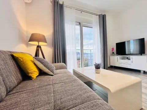 Sale, two bedroom apartment, 55m², Mažina, Tivat - image 3