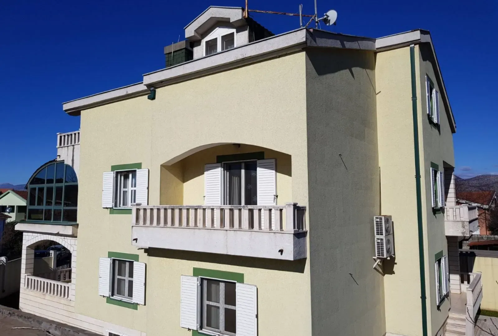 Prodaja, kuća, 489m², Podgorica, Crna Gora