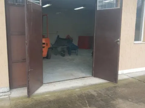 Izdavanje, poslovni prostor, 140m², Zemun Sve Podlokacije, Beograd - image 3