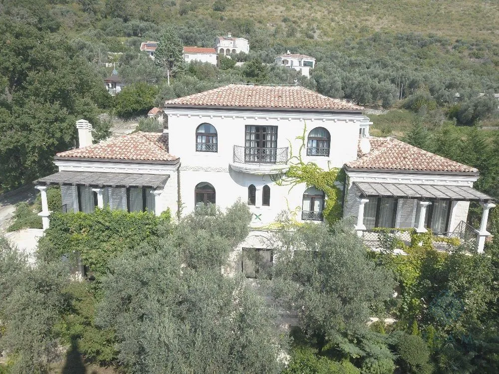 Sale, house, 550m², Reževići, Budva