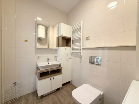 Sale, two bedroom apartment, 71m², City Kvart, Podgorica - image 11