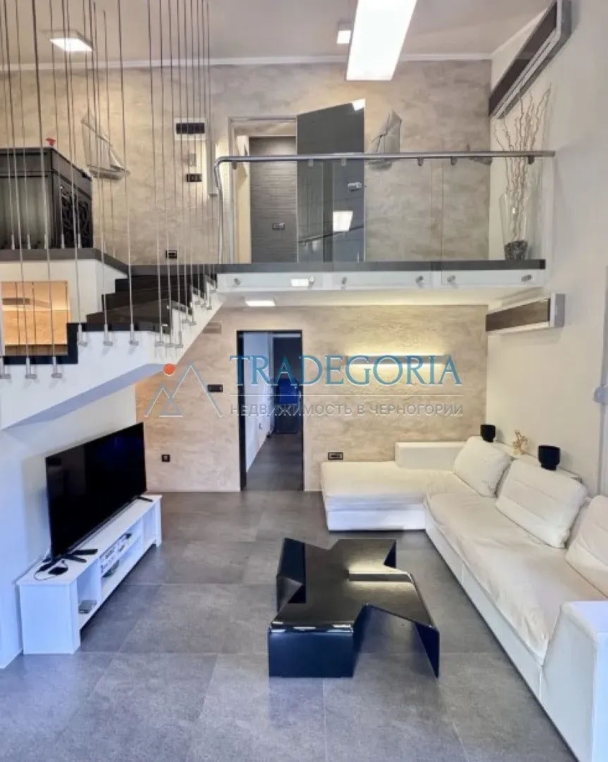 Prodaja, dvosoban stan, 129m², Dobrota, Kotor