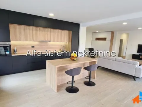 Rent, four bedroom apartment, 160m², Savski Venac, Beograd - image 7