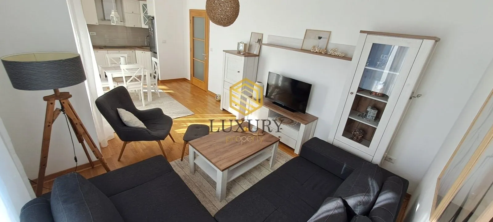 Izdavanje, jednosoban stan, 50m², City Kvart, Podgorica