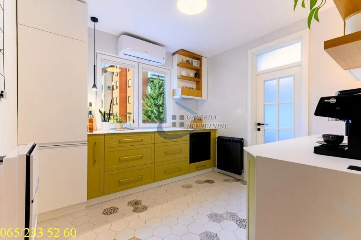 Sale, three bedroom apartment, 74m², Višnjička Banja, Palilula Sve Podlokacije