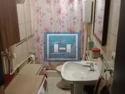 Prodaja, kuća, 174m², Centar, Ćuprija - image 8