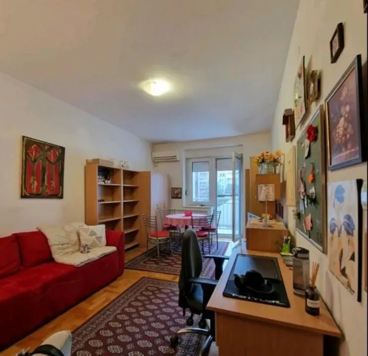 Izdavanje, jednosoban stan, 30m², Centar, Novi Sad