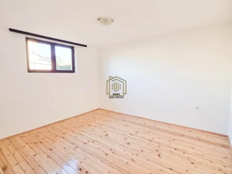 Prodaja, kuća, 350m², Zlatica, Podgorica - image 35