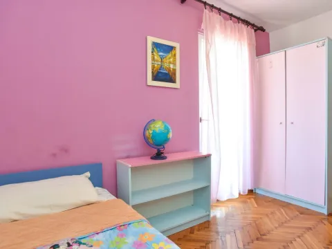 Izdavanje, trosoban stan, 130m², Budva, Crna Gora - image 12