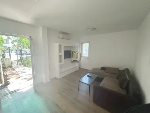 Izdavanje, dvosoban stan, 68m², Stari Aerodrom, Podgorica