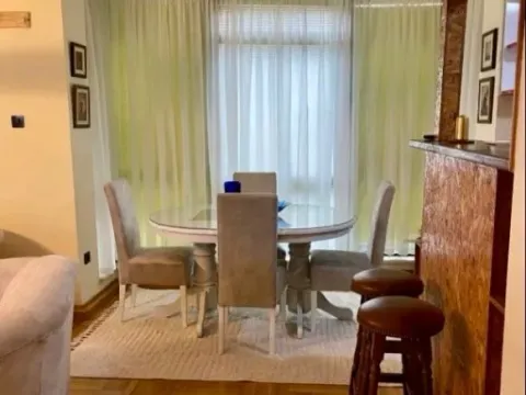 Izdavanje, dvosoban stan, 76m², Centar, Podgorica - image 8