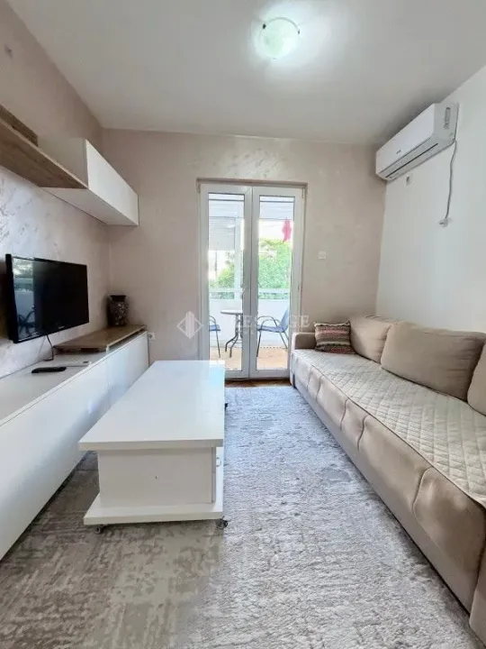 Rent, one bedroom apartment, 35m², Stari Aerodrom, Podgorica