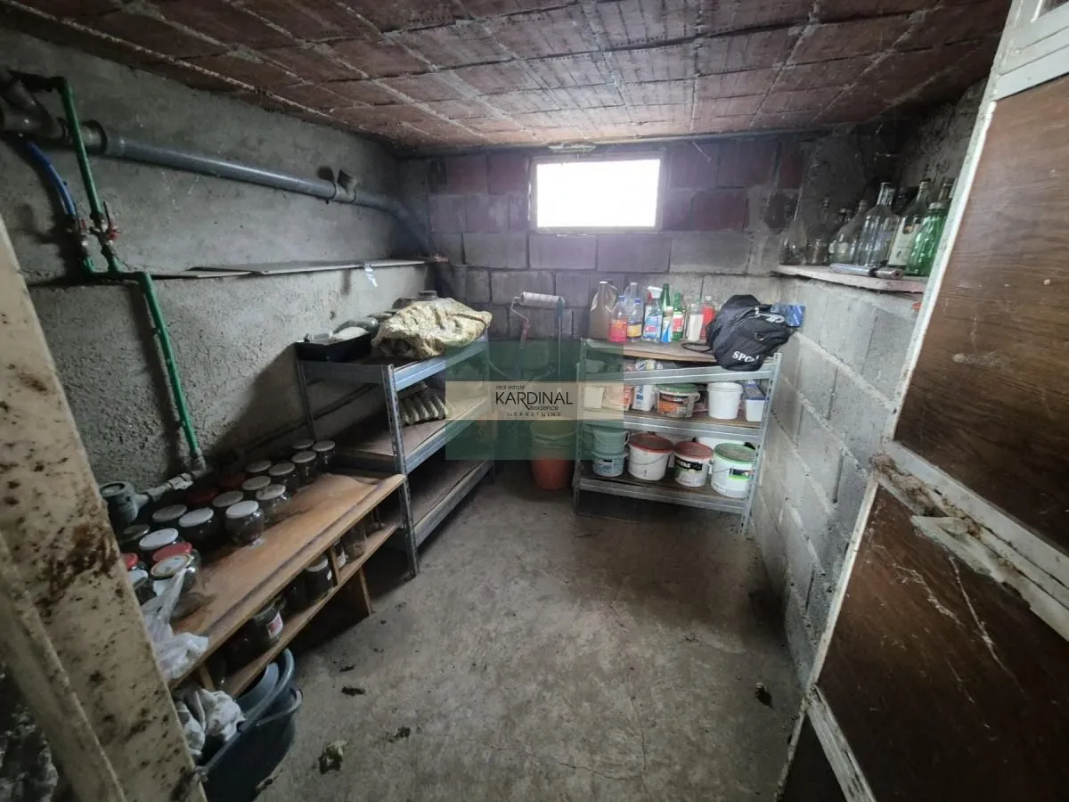 Prodaja, kuća, 300m², Tonja, Ćuprija