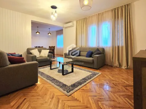 Izdavanje, dvosoban stan, 108m², Stari Aerodrom, Podgorica - image 1