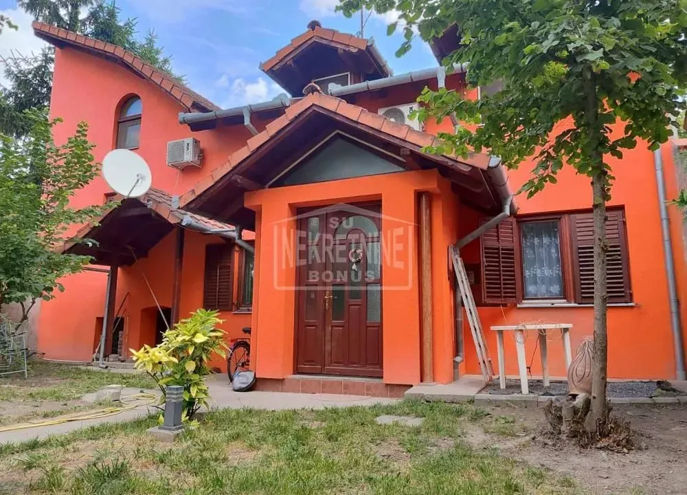 Prodaja, kuća, 180m², Centar, Subotica